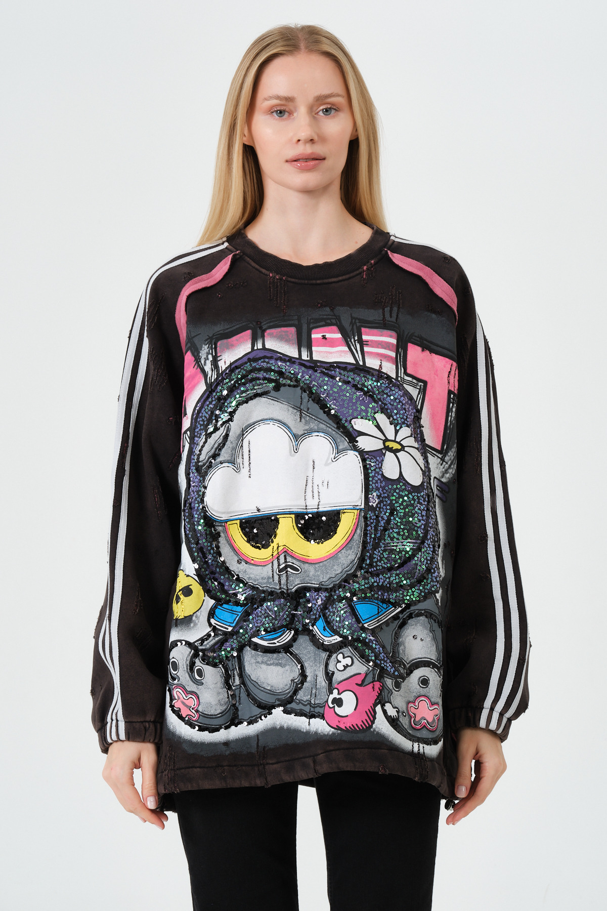 Oversize Yıpratılmış Efektli Payet İşlemeli Grafik Baskılı Siyah Sweatshirt